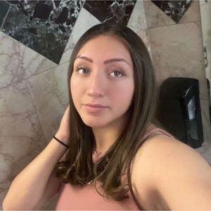 Meet your Posher, Vanessa